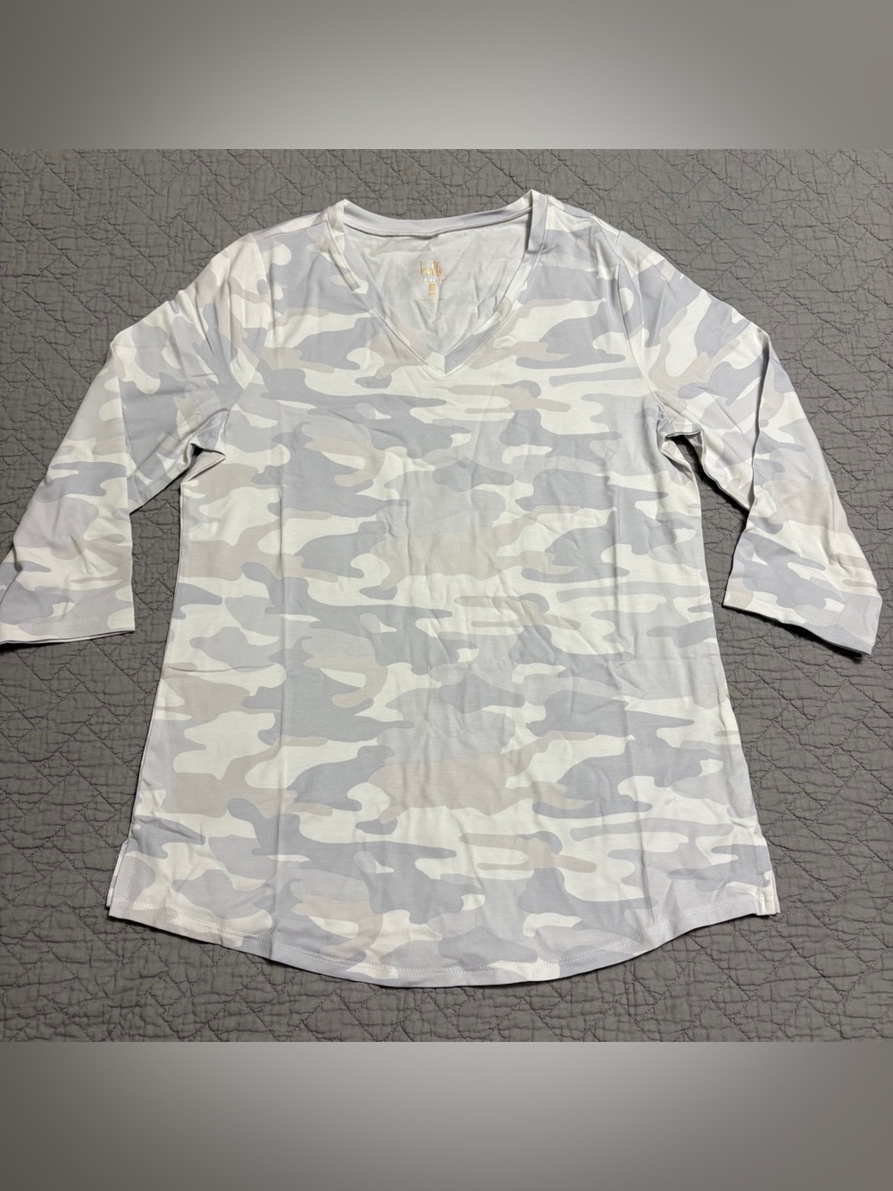 Belle by Kim Gravel TripleLuxe Shirt 3/4 Sleeve V-Neck Top- Camo  XX-Small